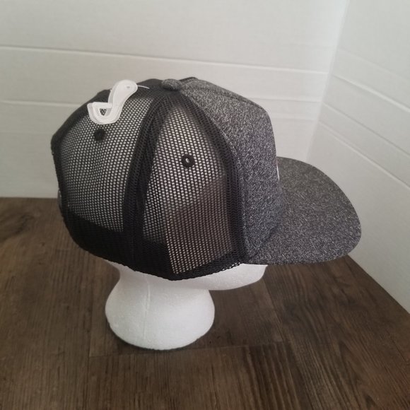 Pokemon Pokeball Youth Cap - Picture 2 of 7